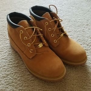 NWOT Womens Timberland Nellie Chukka Boots 9M